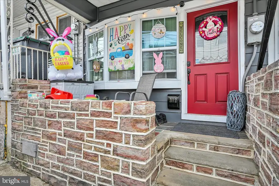 312 W Mahanoy St, Mahanoy City, PA 17948 - #3