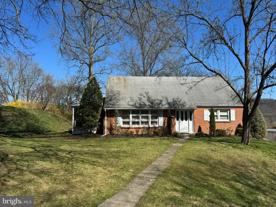 74 Hickory St, Schuylkill Haven, PA 17972 - #2