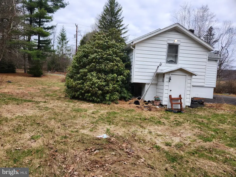 582 Fairview St, Tamaqua, PA 18252 - #2