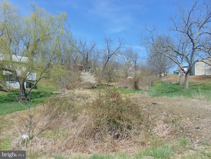 1126 W Wynonah Dr, Auburn, PA 17922 - #2