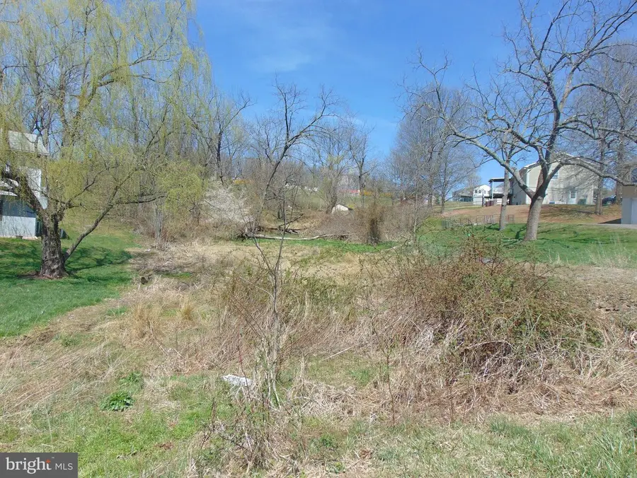 1126 W Wynonah Dr, Auburn, PA 17922 - #3