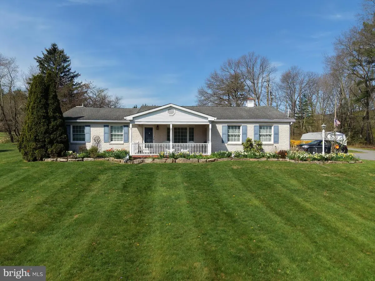 422 Greenwood Rd, Tower City, PA 17980 - #1