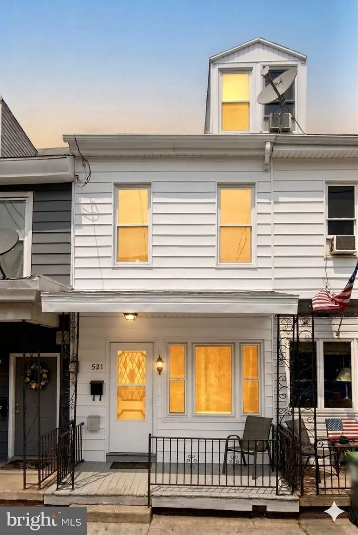 521 E Mahanoy St, Mahanoy City, PA 17948 - #1