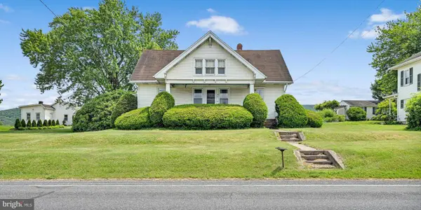 411 E Main St, HEGINS, PA 17938