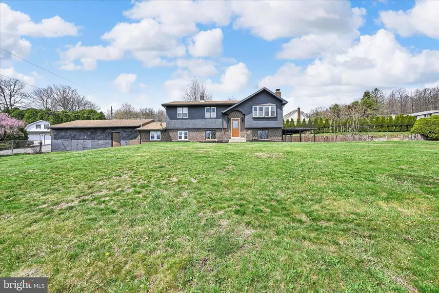 300 Topeka Ave, Shenandoah, PA 17976 - #3