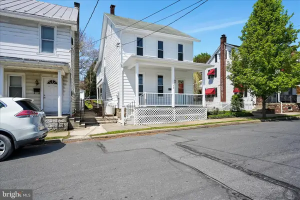 38 Mifflin St, PINE GROVE, PA 17963