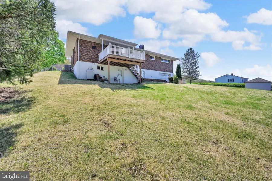 208 Mckinley St, Schuylkill Haven, PA 17972 - #2