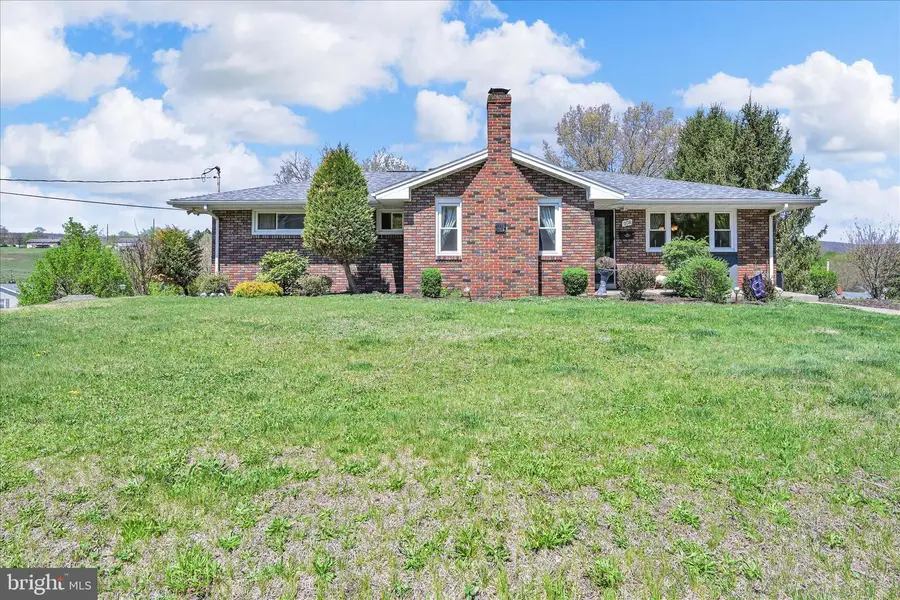 208 Mckinley St, Schuylkill Haven, PA 17972 - #3
