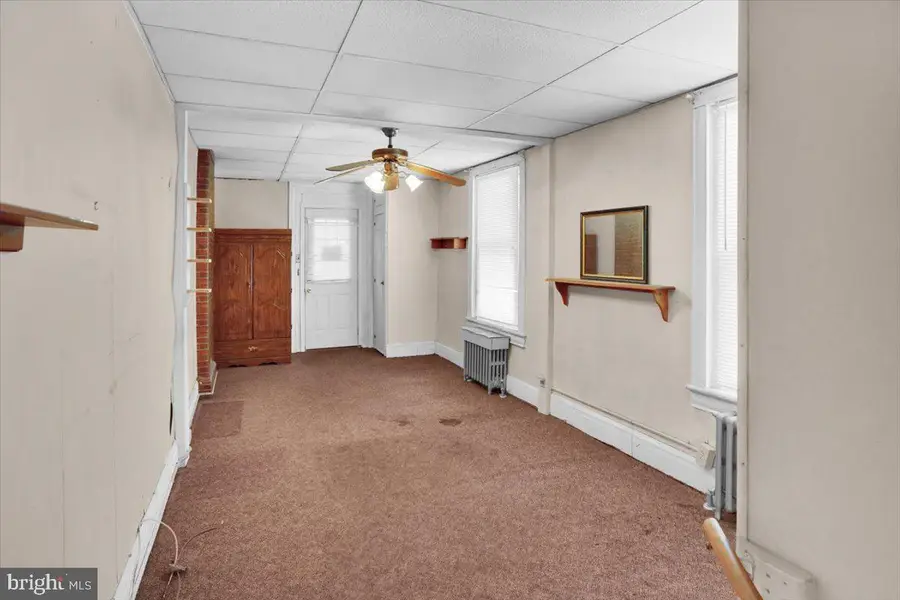607 W Norwegian St, Pottsville, PA 17901 - #3