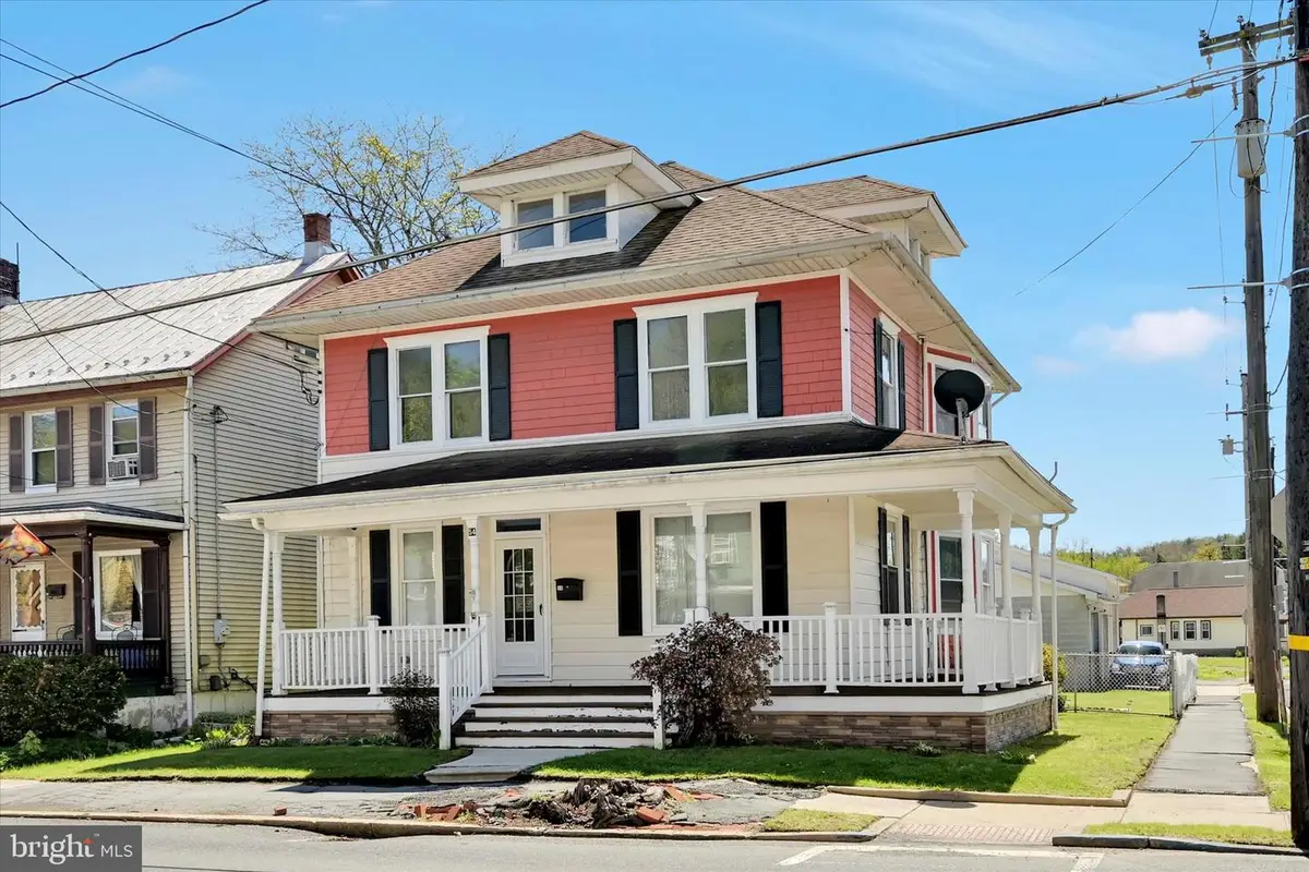 54 E Pottsville St, Pine Grove, PA 17963 - #1