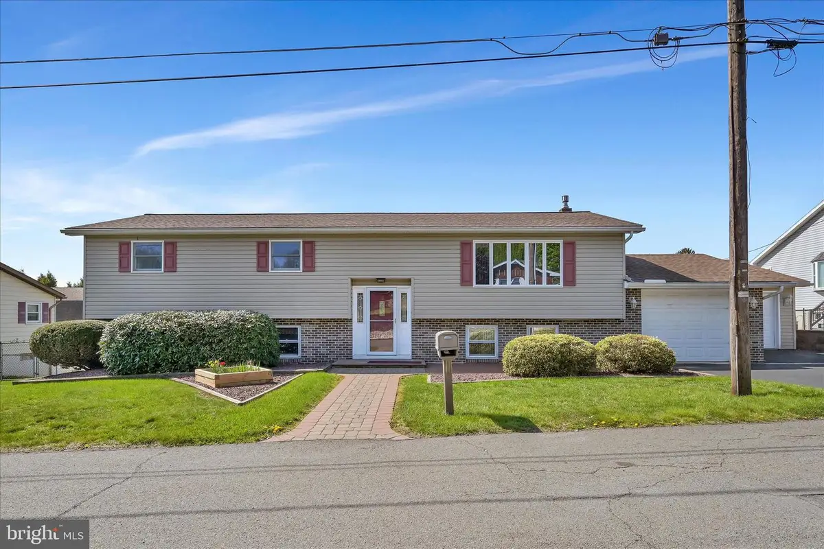 240 Arizona Ave, Shenandoah, PA 17976 - #1