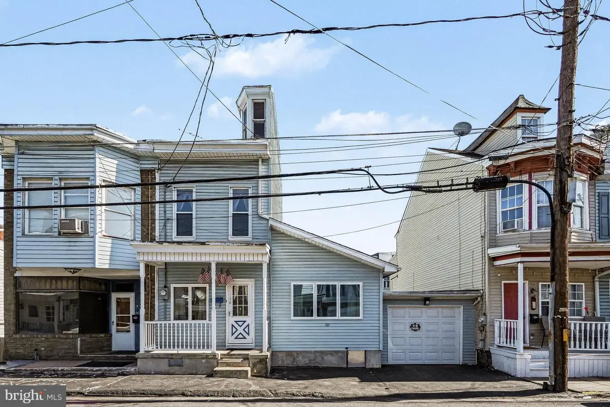 16 E Pine St, Mahanoy City, PA 17948 - #1