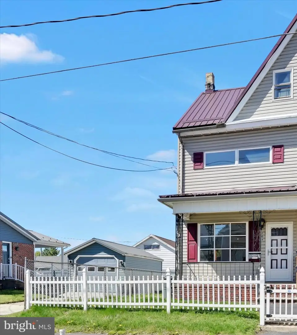 204 S Broad Mountain Ave, Frackville, PA 17931 - #1