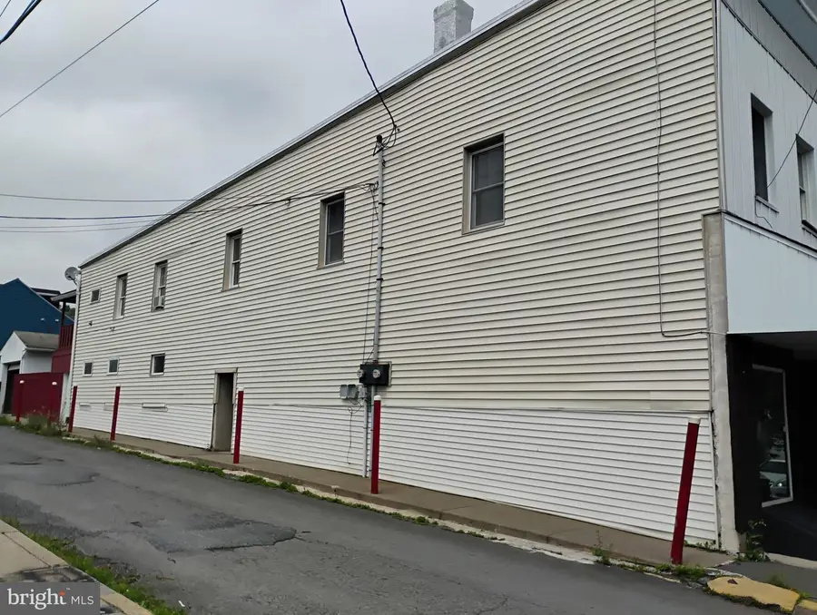 21 E Centre St, Shenandoah, PA 17976 - #2