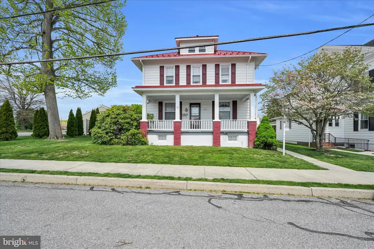 316 W Independence St, Orwigsburg, PA 17961 - #1