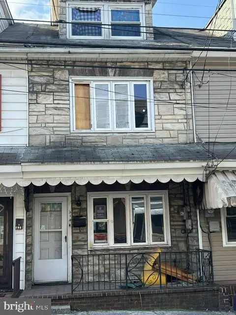 214 W Coal St, Shenandoah, PA 17976 - #1