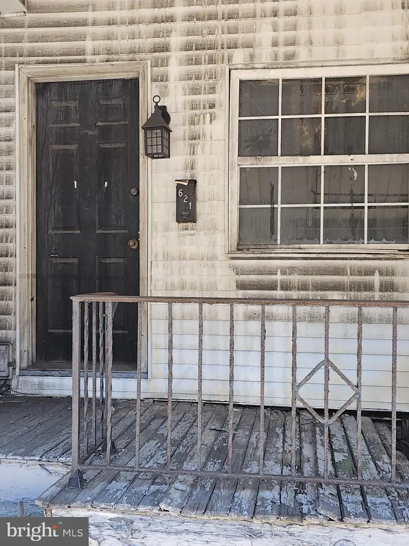 621 E Centre St, Mahanoy City, PA 17948 - #1