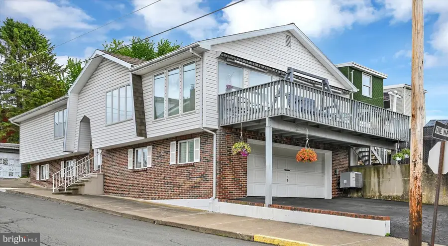 500 W Lloyd St, Shenandoah, PA 17976 - #2