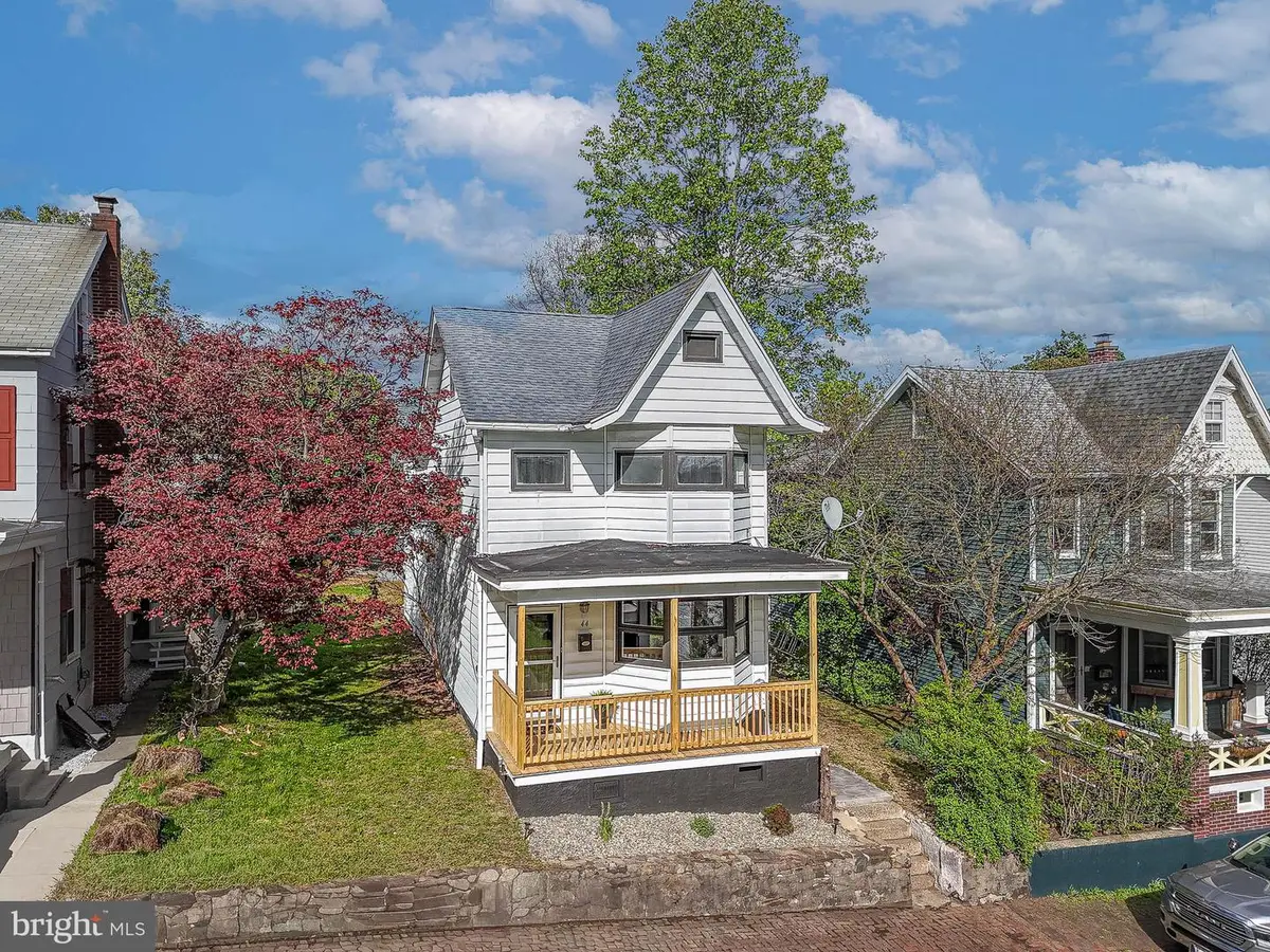 44 N 3rd St, Cressona, PA 17929 - #1