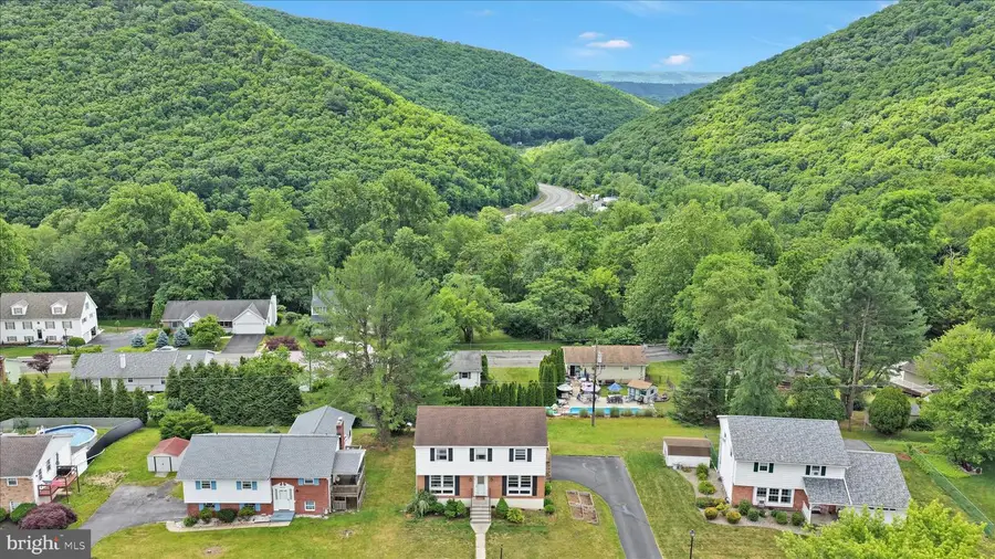 89 Deerfield Dr, Pottsville, PA 17901 - #2