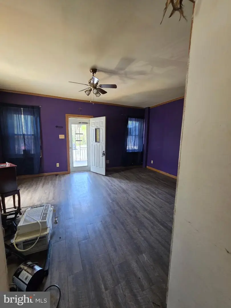 130 E Bacon St, Pottsville, PA 17901 - #2
