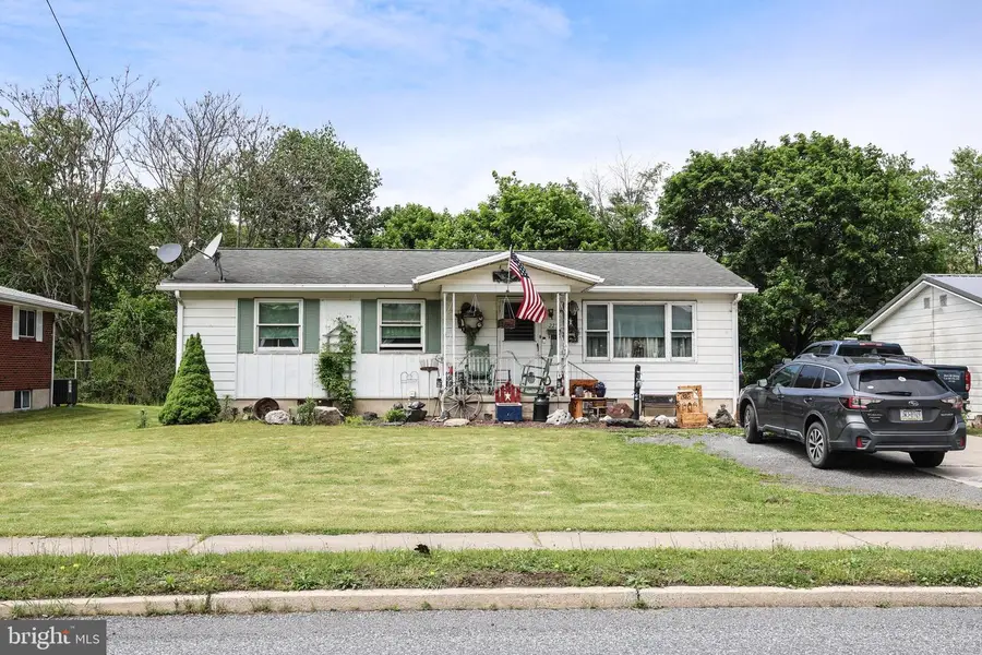 223 E Bacon St, Pottsville, PA 17901 - #3