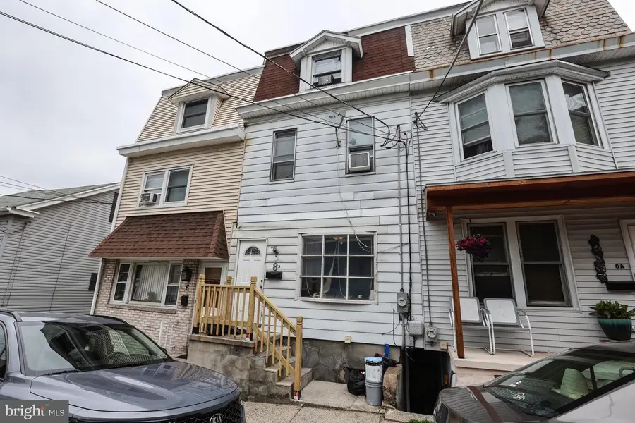 8 S 19th St, Pottsville, PA 17901 - #2
