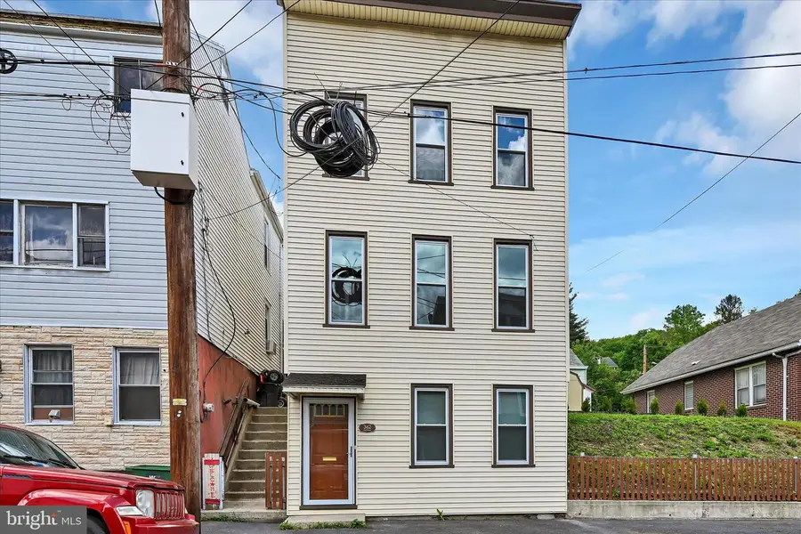 362 Front St, Pottsville, PA 17901 - #2
