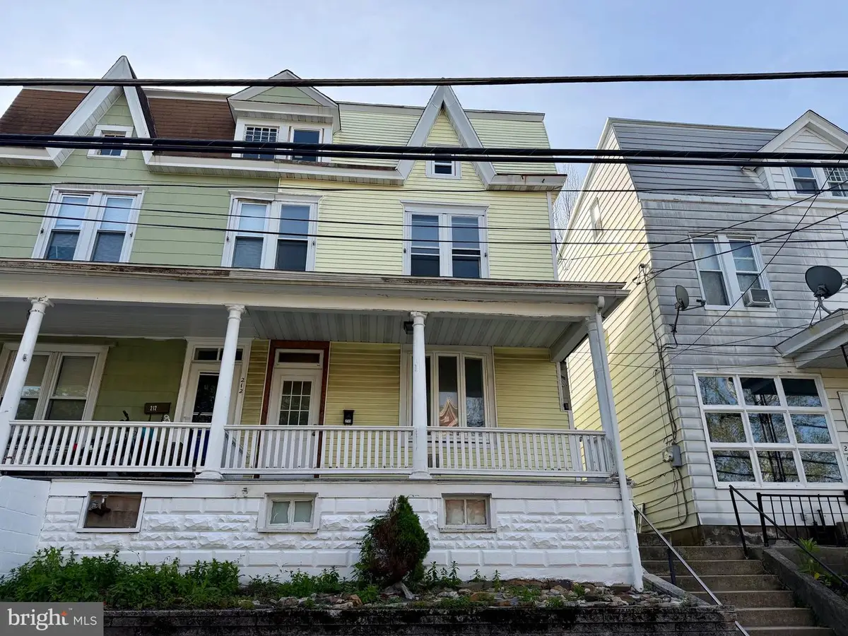 210 N Warren St, Orwigsburg, PA 17961 - #1