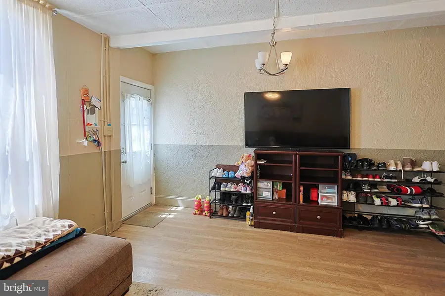 514 W Race St, Pottsville, PA 17901 - #2