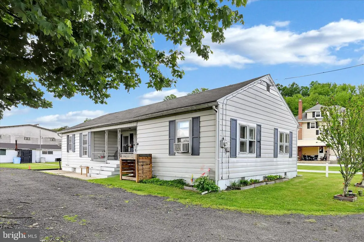 21 Prescott St, Cressona, PA 17929 - #1