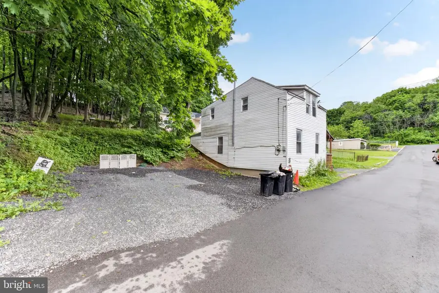 605 N 8th St, Pottsville, PA 17901 - #2