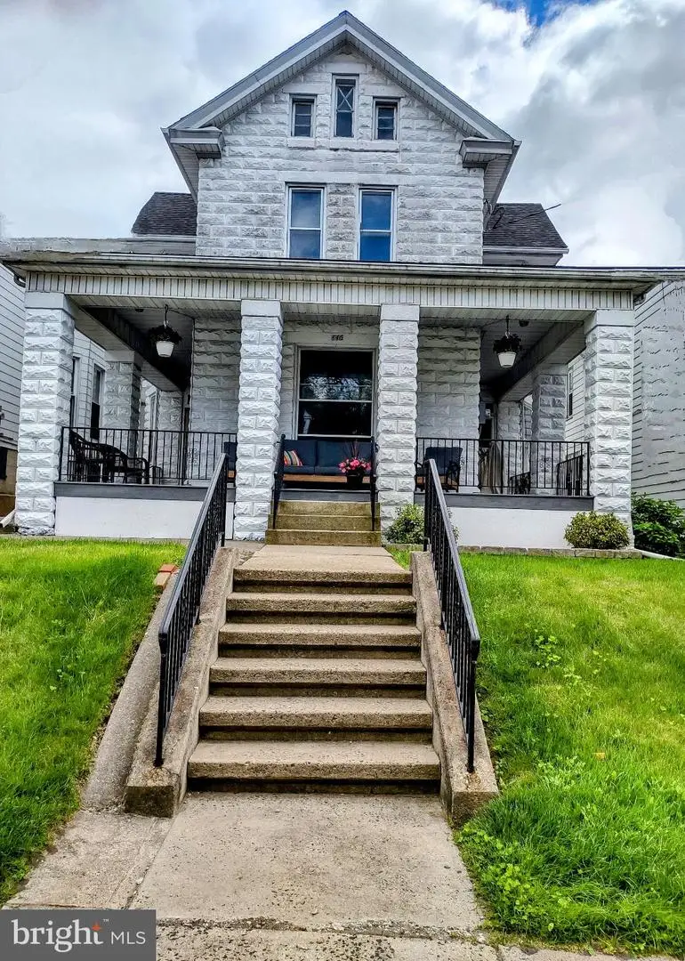 446 Broad St, Tamaqua, PA 18252 - #2