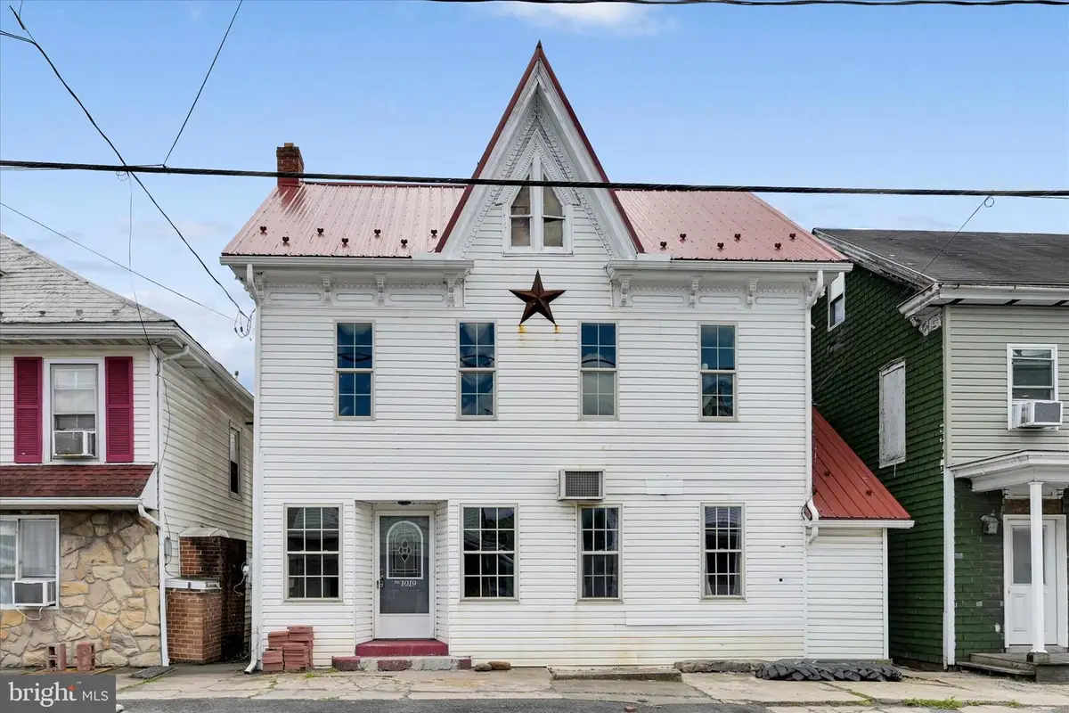 1019 W Main St, Valley View, PA 17983 - #1