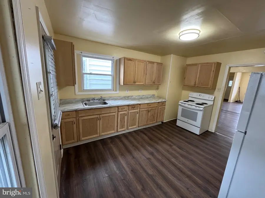 217 S South St, Minersville, PA 17954 - #3