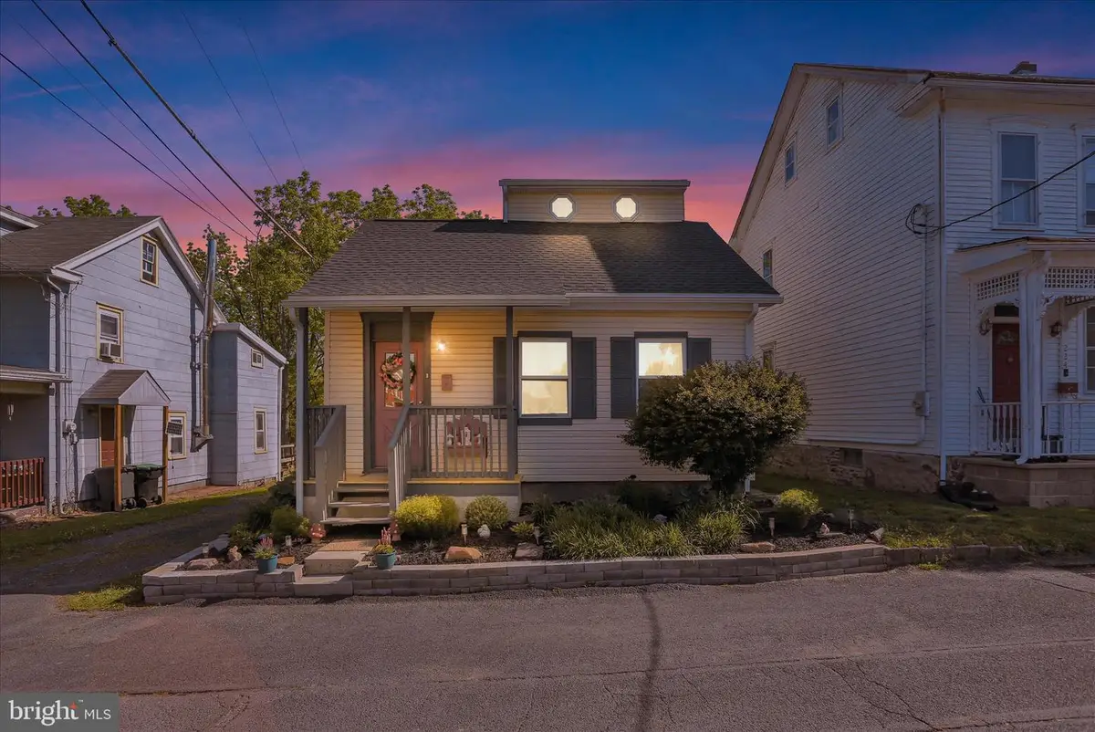 226 W Tammany St, Orwigsburg, PA 17961 - #1