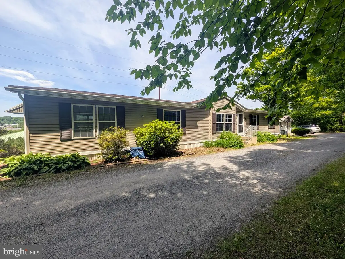 180 St Clair Ave, Pottsville, PA 17901 - #1