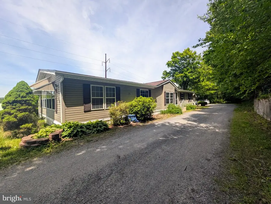 180 St Clair Ave, Pottsville, PA 17901 - #2