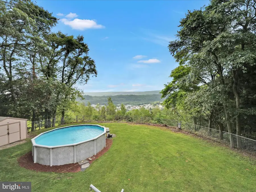 382 Ohio Ave, Shenandoah, PA 17976 - #3