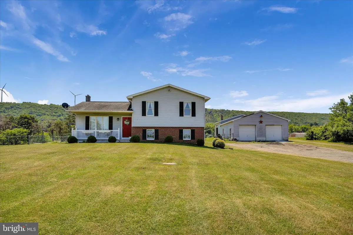 108 Hollow Rd, Ringtown, PA 17967 - #1
