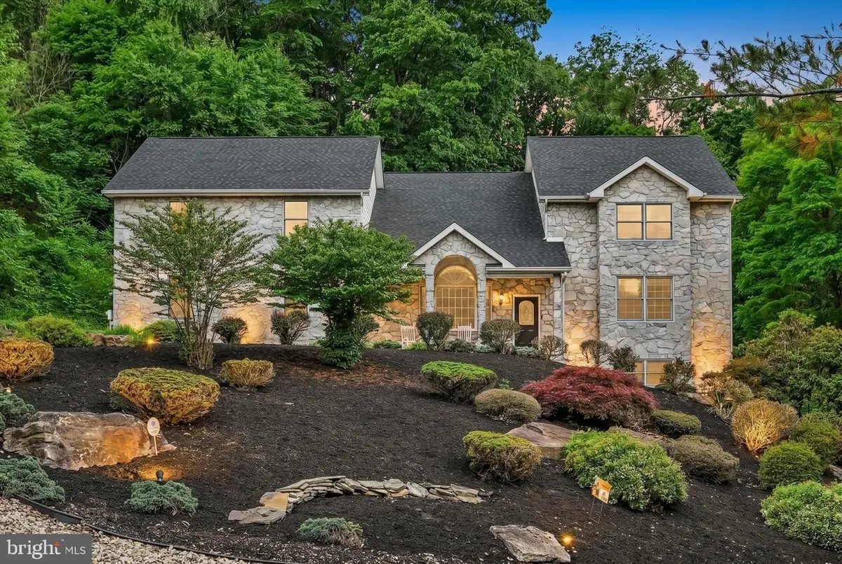 1289 Oak Terrace Ln, Pottsville, PA 17901 - #1