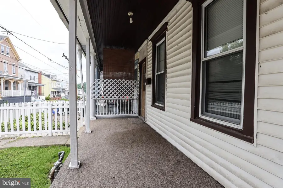 511 Harrison St, Pottsville, PA 17901 - #3