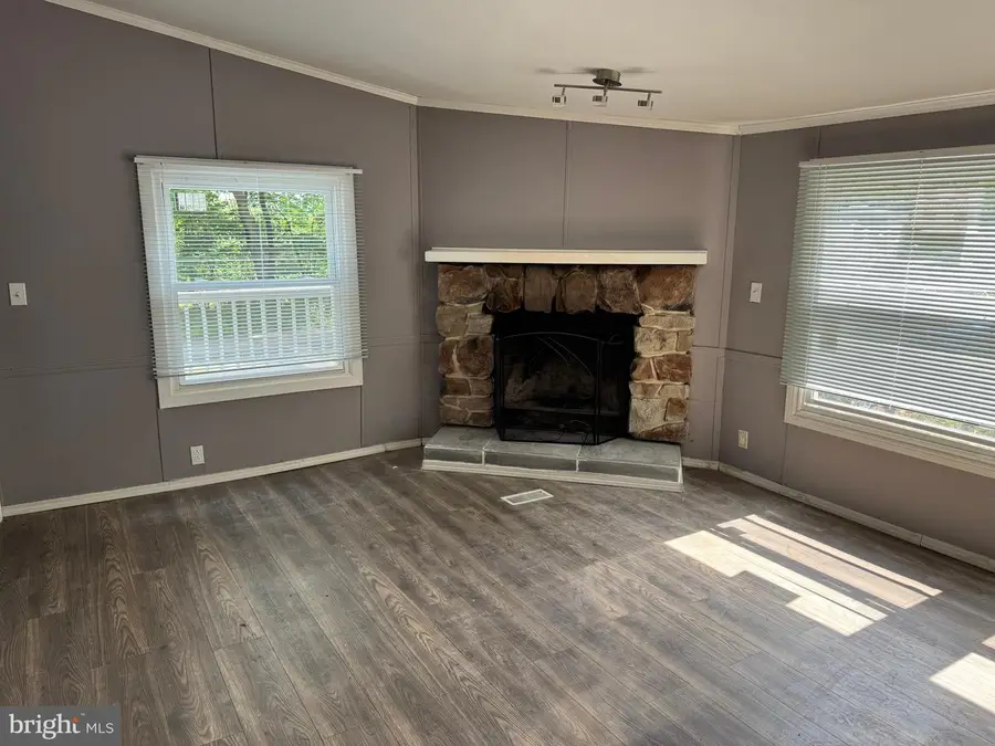 15 School St, Barnesville, PA 18214 - #2