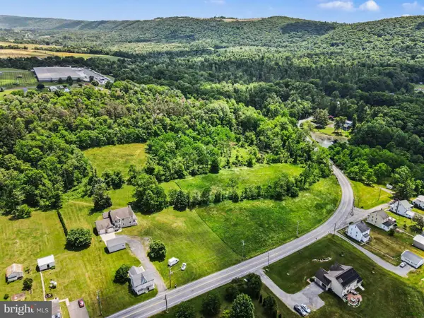 372 S Good Spring Rd, HEGINS, PA 17938