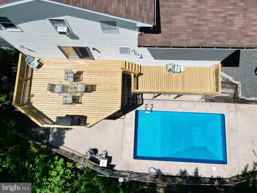 360 Ohio Ave, Shenandoah, PA 17976 - #2