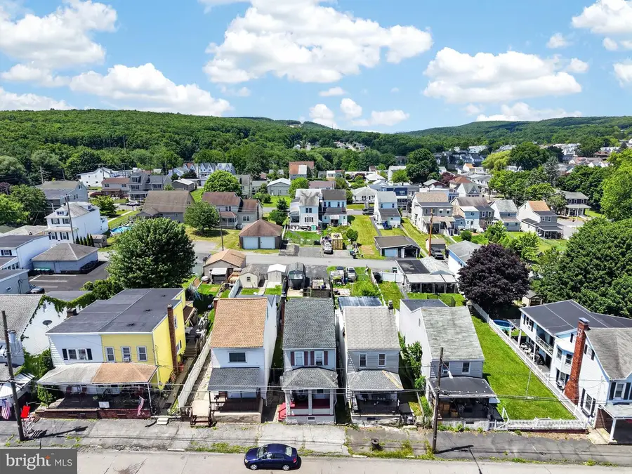 328 S Lehigh Ave, Frackville, PA 17931 - #3
