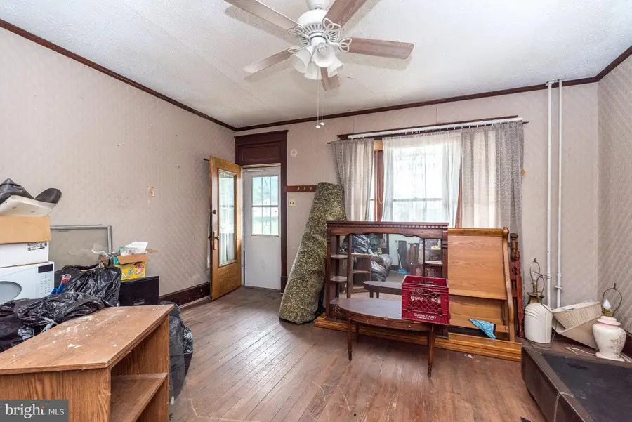 402 Hobart St, Ashland, PA 17921 - #3