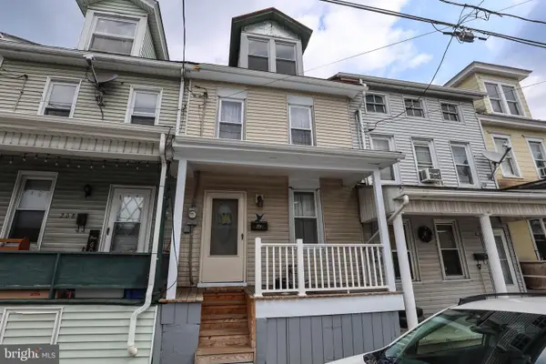 206 W Main St, TREMONT, PA 17981