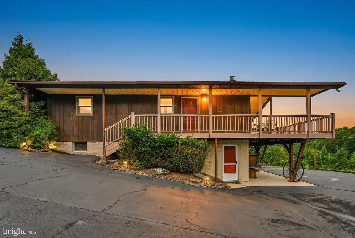 1933 Wynonah Dr, Auburn, PA 17922 - #1