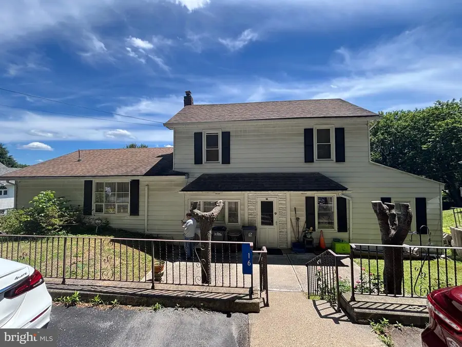 16 E Main St, Quakake, PA 18245 - #3